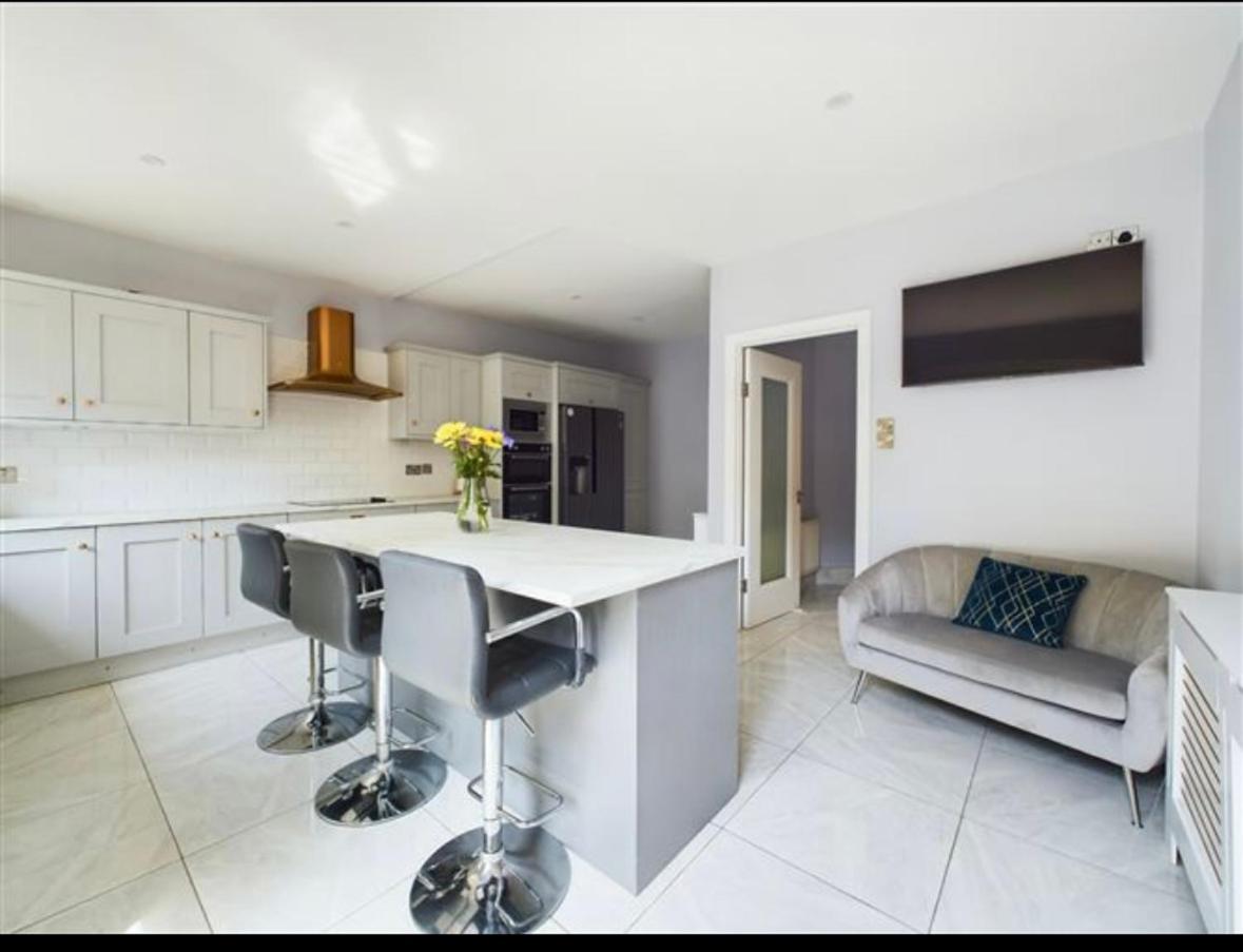 דירות Deluxe Dwelling - 15 Mins From Cork City/Airport מראה חיצוני תמונה